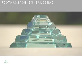 Foot massage in  Salignac